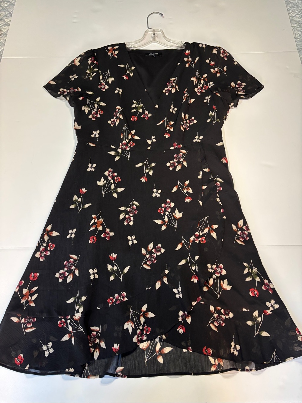 Madewell Black Floral Ruffle Hem Flutter Sleeve V-Neck Dress G3786 - Size 8